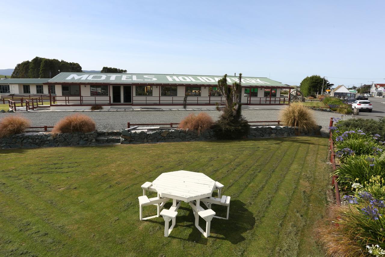 Tui Base Camp Hotel Tuatapere Bagian luar foto